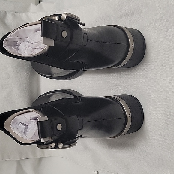 Black Heeled Ankle Boots With Silver Trim At Heel Ankle For Womens - Picture 2 of 8